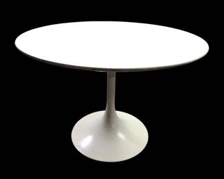 Iconic Mid Century Modern White Tulip Table
