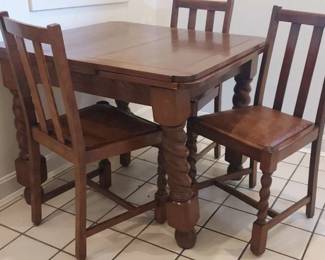 Antique Oak Dinnette Set