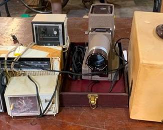 899 - Lot of Assorted Items You are buying a used as-is electric/electronic item. We do not guarantee all components are present, and if it is not expressly stated, it is untested.