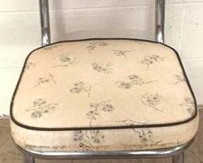 1044 - Chair - 30" x 18" x 20"