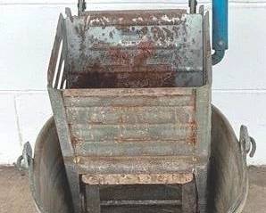 693 - Dover Parkersburg Mop Bucket - 33" x 18" x 16"