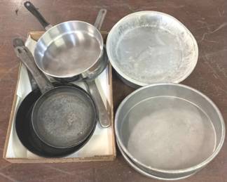 872 - Lot of Assorted Pots & Pans