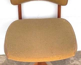626 - Office Chair - 35" x 18" x 18"