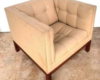 633 - Chair - 28" x 31" x 31"
