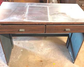 1024 - Desk - 31" x 42" x 30"