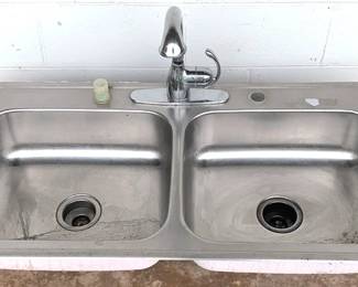 635 - Stainless Steel Sink - 26" x 43" x 26"