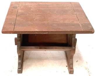 165 - Wood Stand - 27" x 21" x 22"