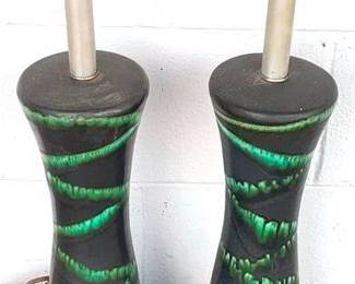 704 - 2 Lamps - 25" Tall You are buying a used as-is electric/electronic item. We do not guarantee all components are present, and if it is not expressly stated, it is untested.