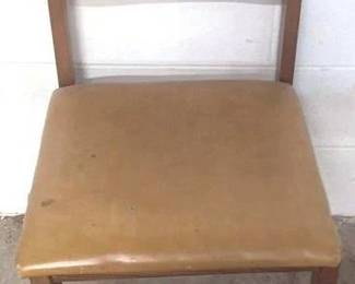 1113 - Chair - 30" x 16" x 18"