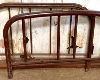 524 - Metal Headboard & Footboard - 36" x 28"
