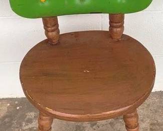 583 - Chair - 29" x 16" x 16"