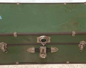 393 - Flat Top Trunk w/ tray- 13" x 30" x 15"