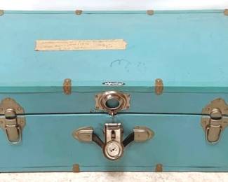 29 - Flat Top Trunk - 12" x 30" x 16"