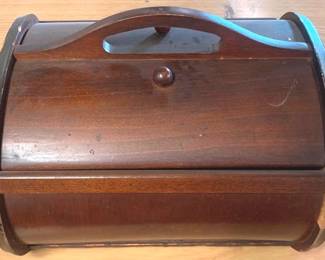 1069 - Wood Serving Box - 9" x 14" x 13"