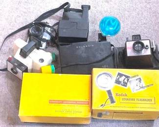 1161 - Lot of Vintage Cameras You are buying a used as-is electric/electronic item. We do not guarantee all components are present, and if it is not expressly stated, it is untested.