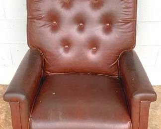 662 - Vintage Recliner - 44" x 30" x 36"