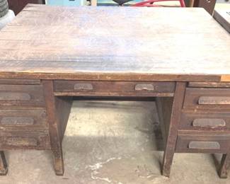 1025 - Wood Desk - 31" x 60" x 48"