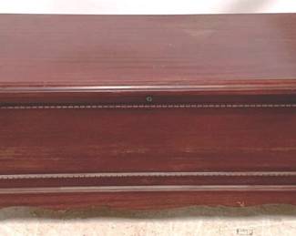 351 - Lane Cedar Chest - 20" x 37" x 19"