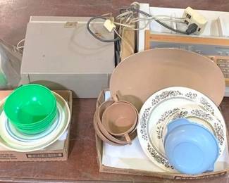 895 - Lot of Assorted Items You are buying a used as-is electric/electronic item. We do not guarantee all components are present, and if it is not expressly stated, it is untested.