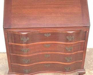 547 - Slant Front Desk - 36" x 42" x 21"