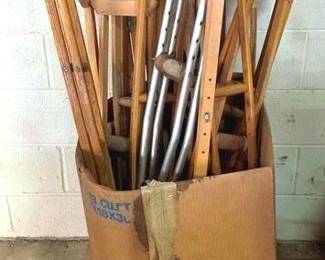 1008 - Box Lot Crutches