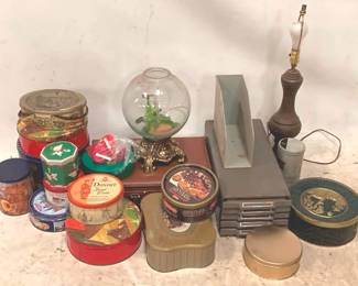 463 - Lot of Assorted Items You are buying a used as-is electric/electronic item. We do not guarantee all components are present, and if it is not expressly stated, it is untested.