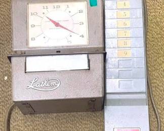 1222 - Lathem Time Clock & Timecard Holder You are buying a used as-is electric/electronic item. We do not guarantee all components are present, and if it is not expressly stated, it is untested.