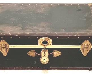 24 - Flat Top Trunk - 18" x 31" x 15"