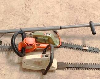459 - Lot of 4 Electric Yard Tools You are buying a used as-is electric/electronic item. We do not guarantee all components are present, and if it is not expressly stated, it is untested.
