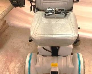 125 - Hover round Wheelchair - AS-IS - 40"x24"x36" You are buying a used as-is electric/electronic item. We do not guarantee all components are present and if it is not expressly stated, it is untested.
