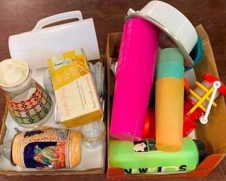 865 - 2 Trays of Assorted Items