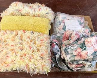 812 - 2 Trays of Assorted Items