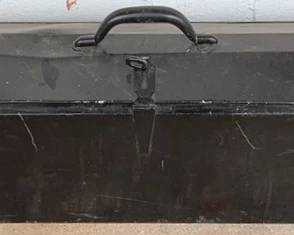 914 - Metal Toolbox - 9" x 32" x 9"