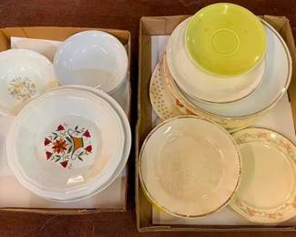 876 - 2 Trays of Assorted Items