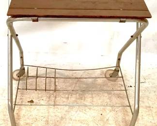 105 - Rolling Stand - 20" x 24" x 12"