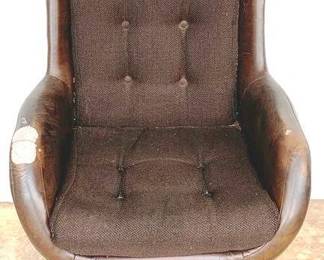 548 - Office Chair - 44" x 26" x 20"