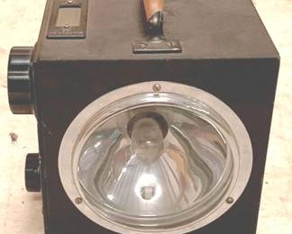 419 - Strobotac Strobe Light - 7" x 8" x 9" You are buying a used as-is electric/electronic item. We do not guarantee all components are present, and if it is not expressly stated, it is untested.