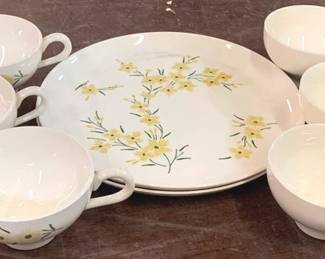 887 - 8 Piece Dinnerware Set