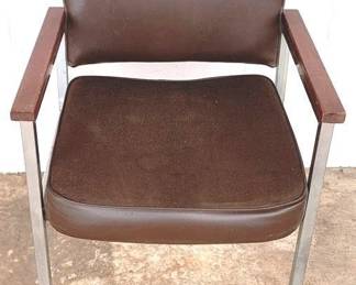 641 - Chair - 31" x 20" x 22"