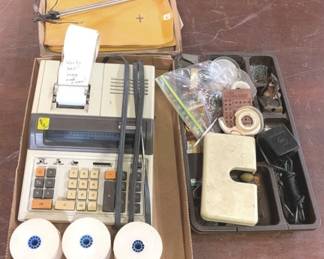 821 - Lot of Assorted Items You are buying a used as-is electric/electronic item. We do not guarantee all components are present, and if it is not expressly stated, it is untested.