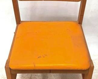 210 - Chair - 32" x 20" x 18"