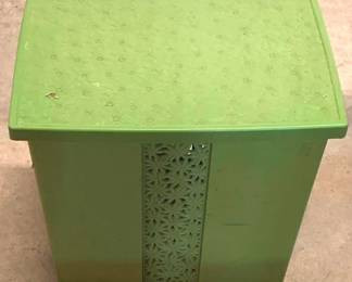 1135 - Vintage Plastic Clothes Hamper - 16" x 14" x 10"