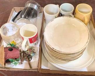 852 - 2 Trays of Assorted Items