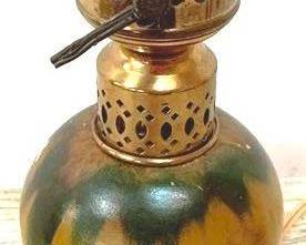 96 - Lamp - 10" Tall You are buying a used as-is electric/electronic item. We do not guarantee all components are present, and if it is not expressly stated, it is untested.