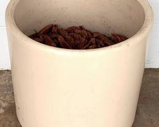 612 - Plastic Planter - 16" x 16"