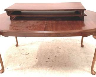 123 - Lane Dining Table w/ 2 Leaves - 53" x 42" x 29"
