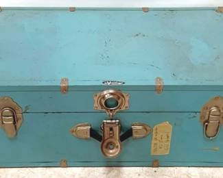 28 - Flat Top Trunk - 12" x 30" x 16"