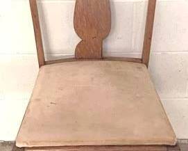 1040 - Chair - 38" x 18" x 30"