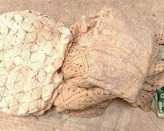 182 - Lot of Vintage Linens