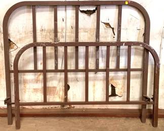 523 - Metal Headboard & Footboard - 52" x 45"